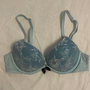Victoria’s Secret Body By Victoria Push Up Bra Sparkly Blue Lace EUC 32B